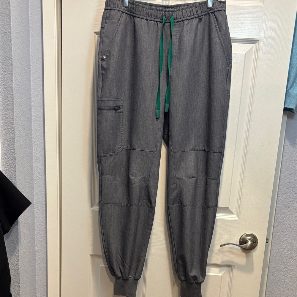 Figs Tanzen Cargo Jogger scrub pants Fionx Graphite